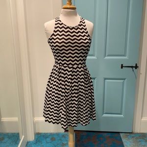 Fun chevron dress size small